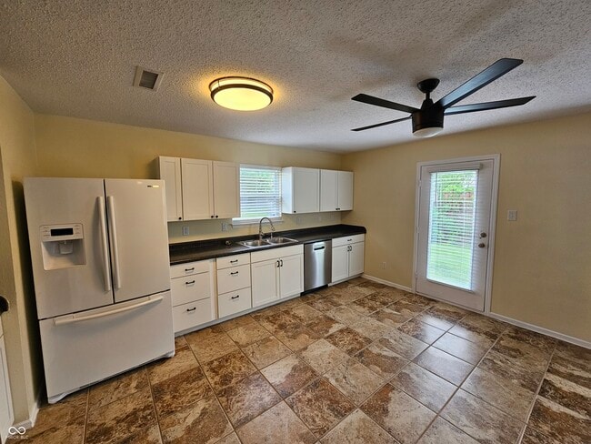 Foto del edificio - 14543 Lee Stewart Ln