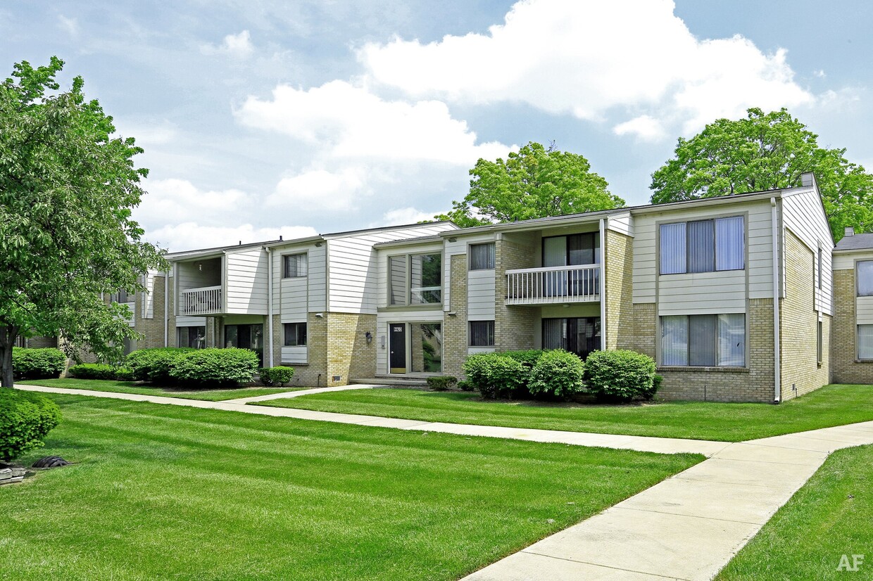 Primary Photo - Legacy Place Apartments - Southfield, MI