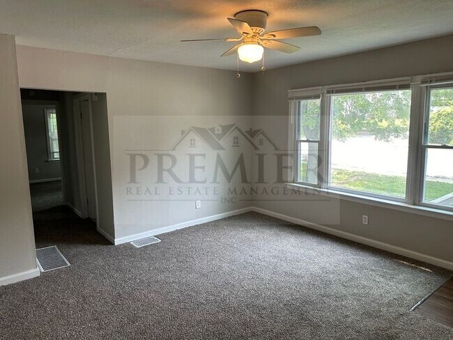 Foto del edificio - 3305 S Sterling Ave
