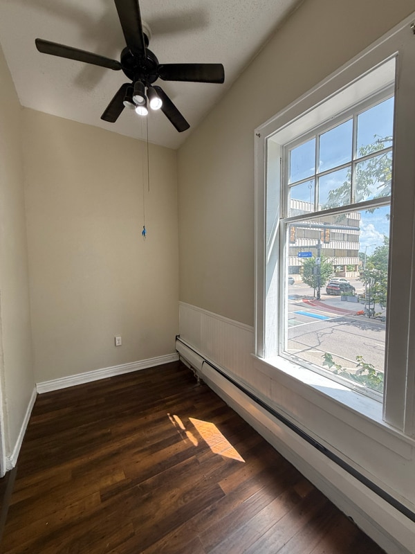 Building Photo - 346 S Rose St