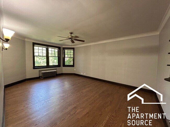 Building Photo - 4519 N Wolcott Ave
