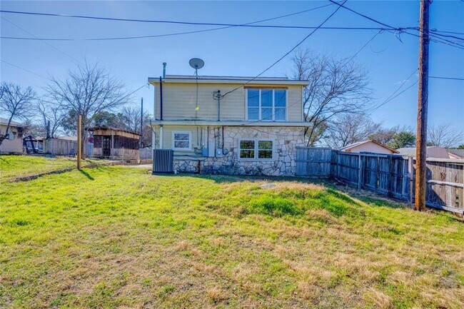Foto del edificio - 17112 Rocky Ridge Rd