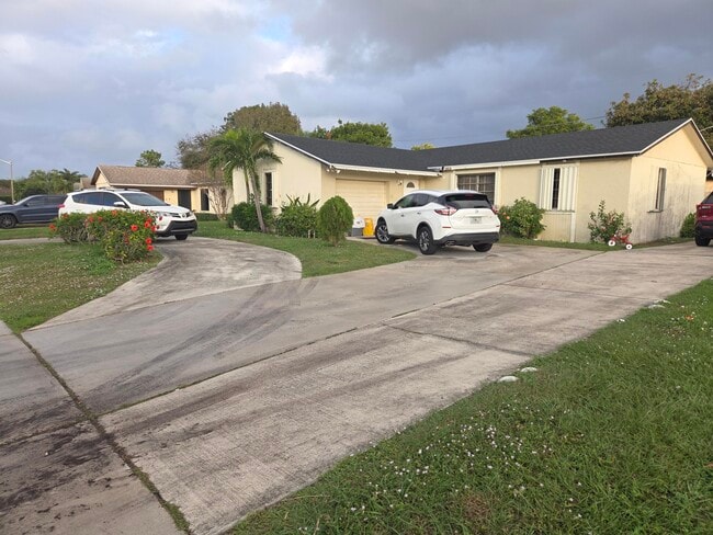 Foto del edificio - 1474 N Mangonia Cir