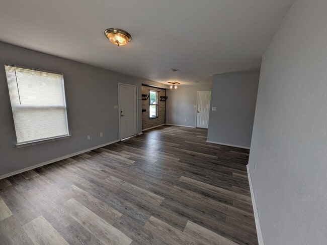 Foto del edificio - 28 Cypress Ave
