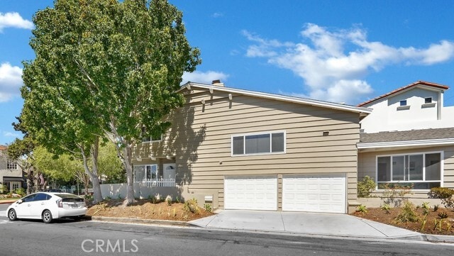 Building Photo - 500 Larkspur Ave