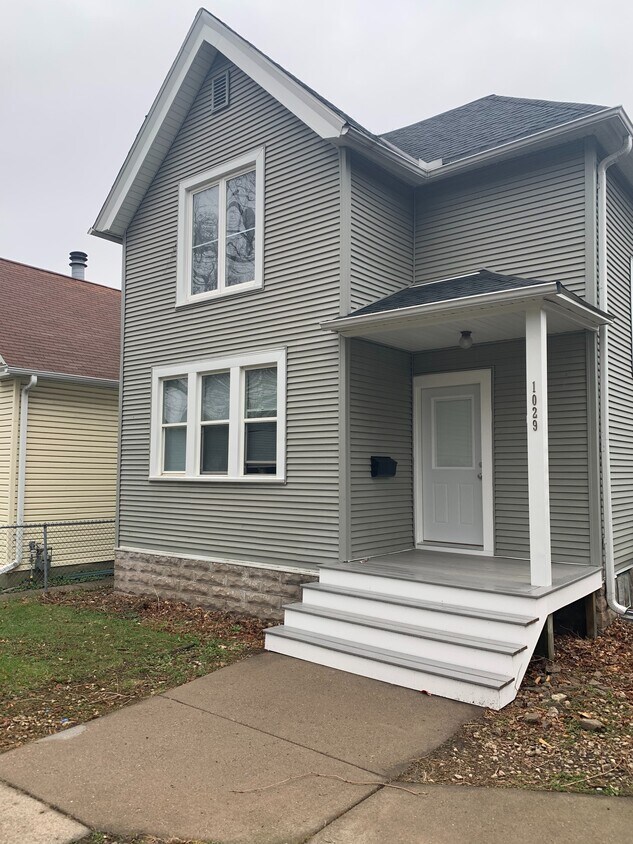 Foto principal - 1029 Marshall Ave