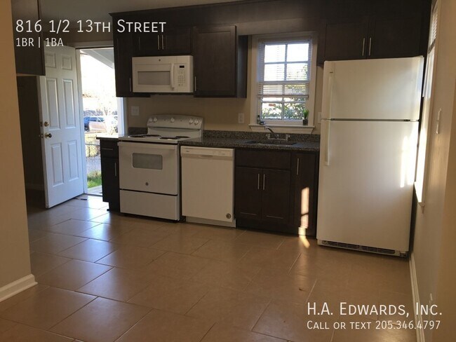 Foto del edificio - 816 1/2 13th Street-