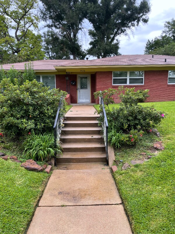 Building Photo - 1426 Westfield St