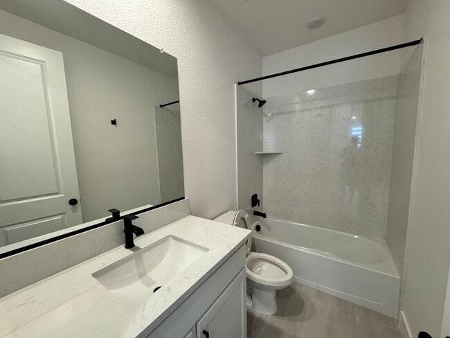 Building Photo - 201 W Rustica Dr