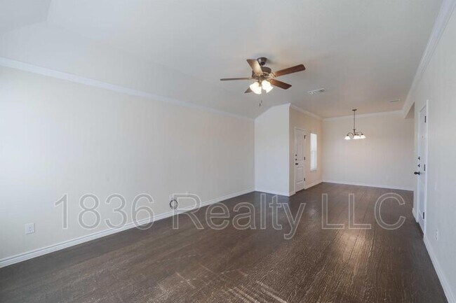 Foto del edificio - 105 Calvin Smith Ln.