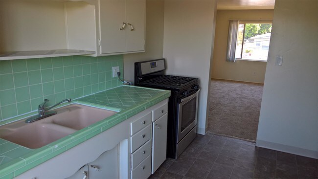 Foto del edificio - 8267 Orchard Ave