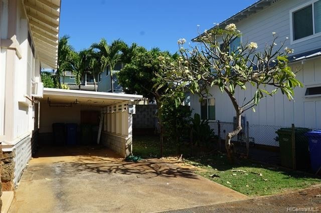 Building Photo - 3328A Hinano St