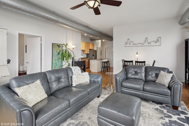 Building Photo - 4011 N Francisco Ave