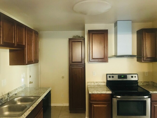 Foto del edificio - Welcome to 3417 Faraday Lane! "ASK ABOUT O...
