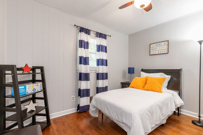 Foto del edificio - 3926 Pineview Dr SE