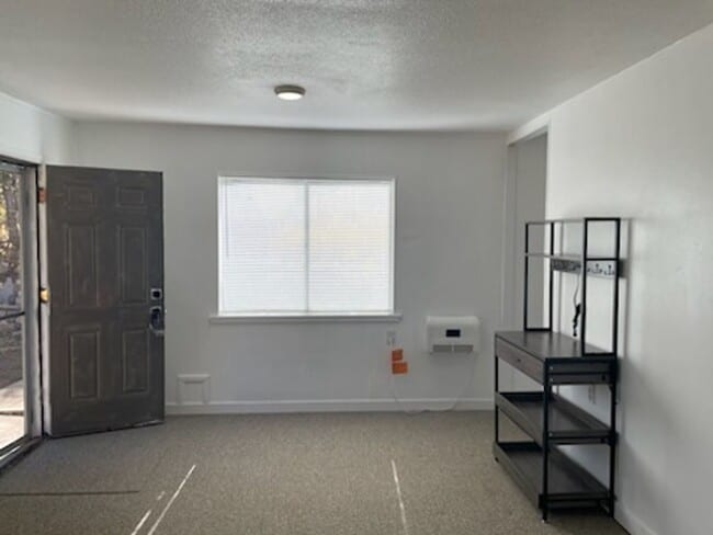 Foto del edificio - Woodland Park 1-Bedroom!