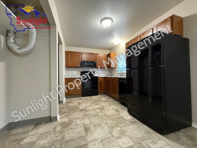 Foto del edificio - Freshly Updated 2 Bed Unit with Garage & A...