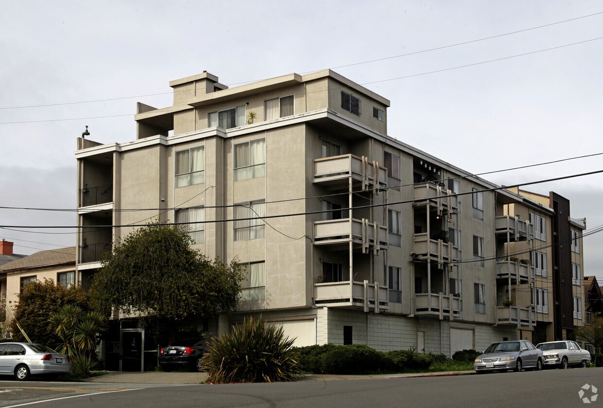 Primary Photo - 499 Chetwood St