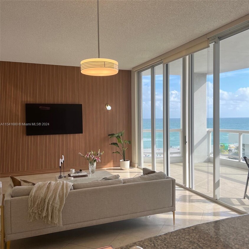 Foto principal - 4201 Collins Ave