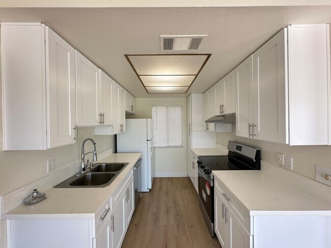 Foto del edificio - Condo & Newly Remodeled