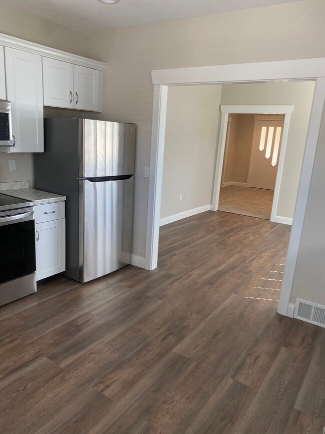 Kitchen #2 - 191 N 800 W