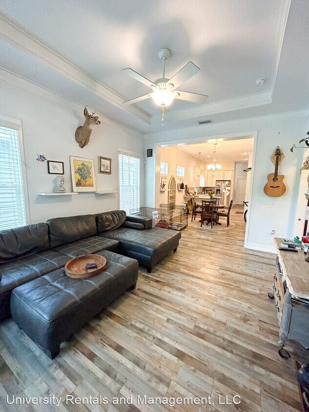 Foto principal - 3 br, 2 bath House - 409 NW 2nd Street