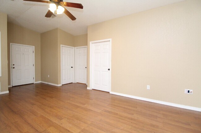 Foto del edificio - Pensacola 3BR Home Near NAS Pensacola with Split Floor Plan, Garage & Fenced Backyard