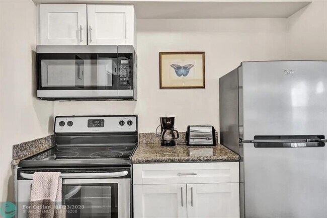 Foto del edificio - 3226 NE 12th St