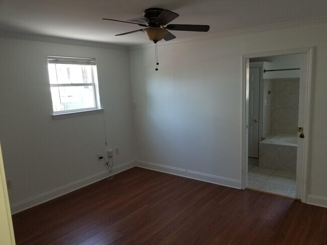 Dormitorio - 1025 General Taylor St