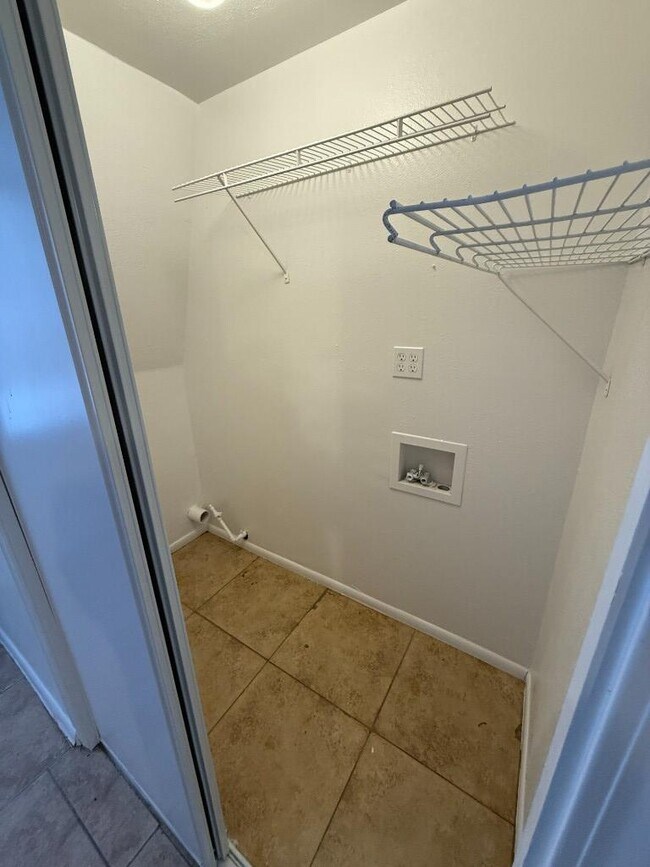 Foto del edificio - E Agua Fria Ln