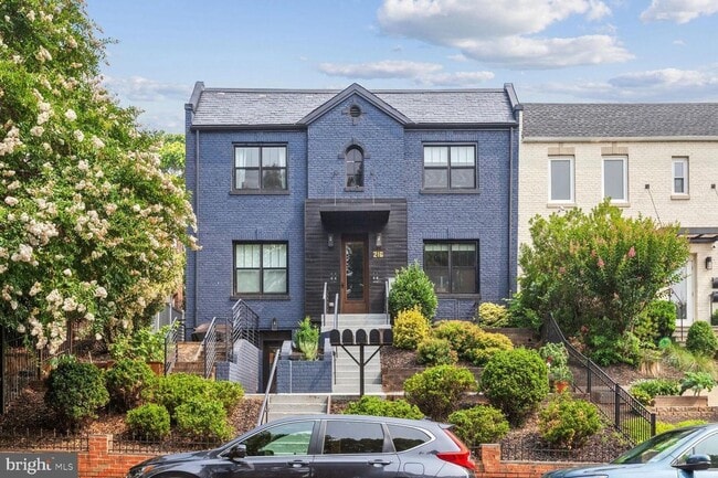 Building Photo - Available Now! Two Bed // Two Bath in Ecki...