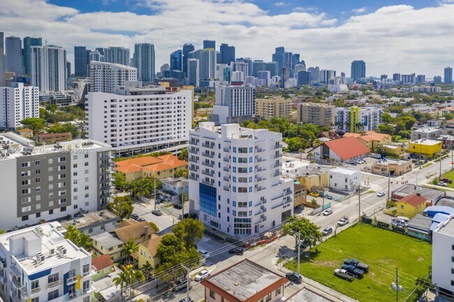 Foto del edificio - 39 NW 7th Ave
