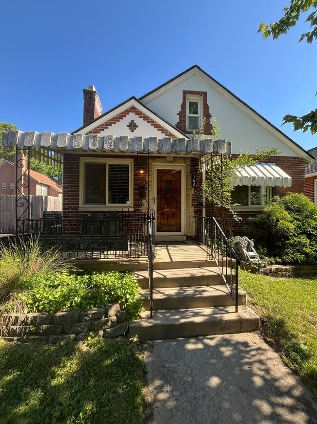 Building Photo - 164 Frebis Ave