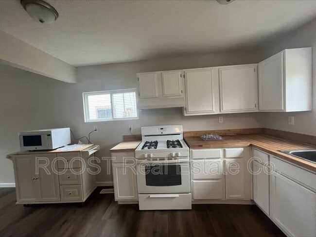 Foto del edificio - 1150 Elderwood Ave