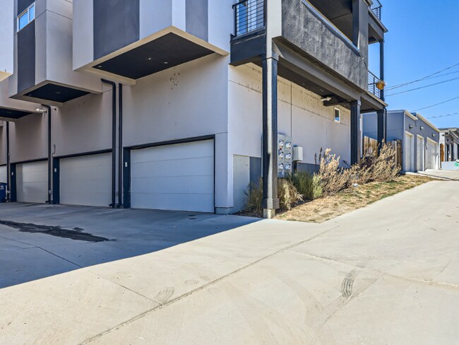 Foto del edificio - 1272 Yates St