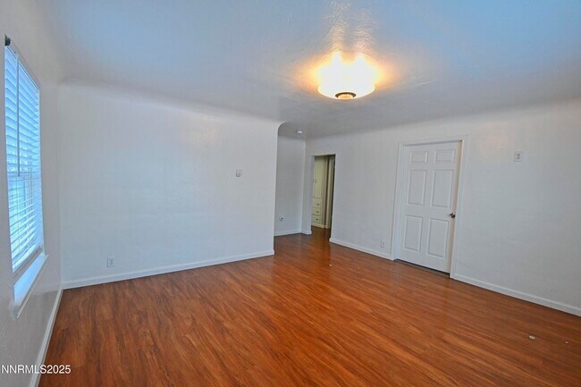 Foto del edificio - 1607 H St