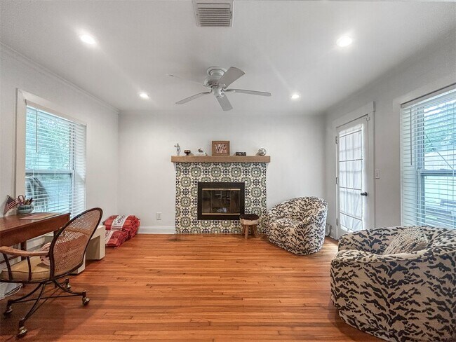 Foto del edificio - Beautiful 2-Bedroom Home in Prime Clearwater Location with Spacious Fenced Yard!