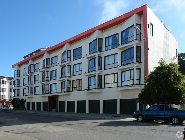 Building Photo - 3250 Laguna St