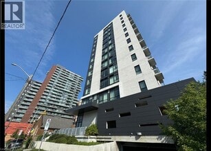 Building Photo - 158 King St N