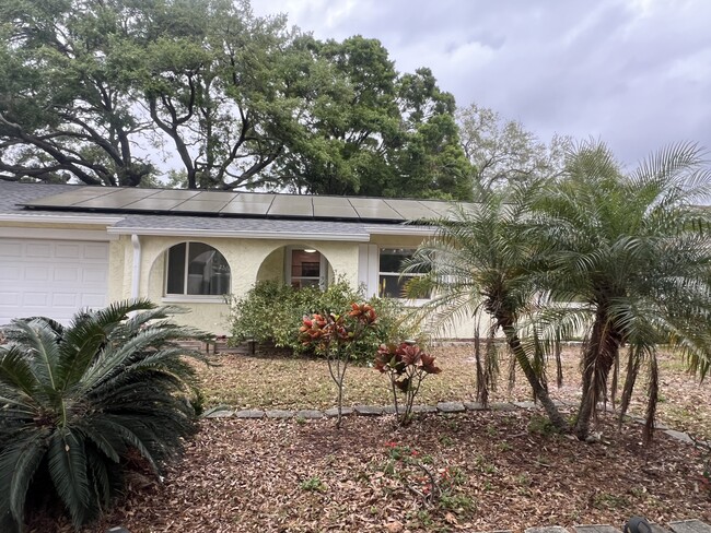 Foto del edificio - 1570 Greenwood Dr