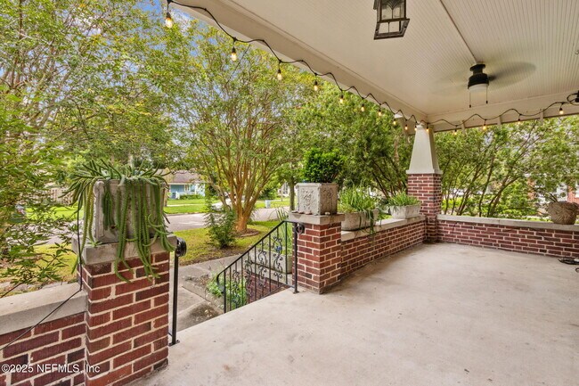 Foto del edificio - 3655 Walsh St