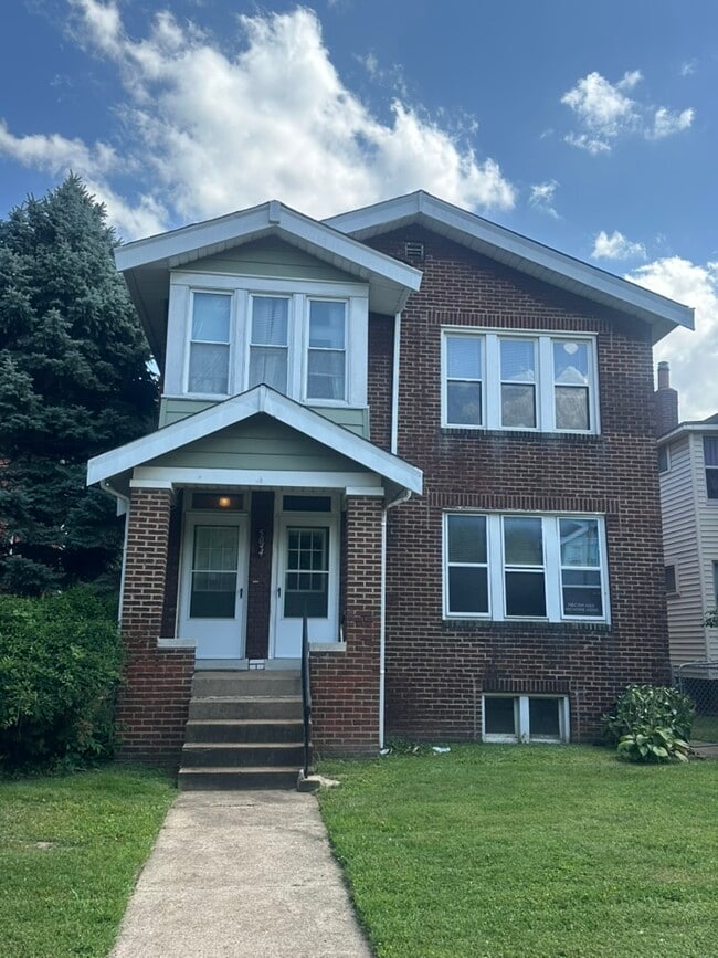 Building Photo - 5044 Bancroft Ave