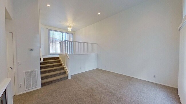 Photo - 1002 Reggio Aisle House