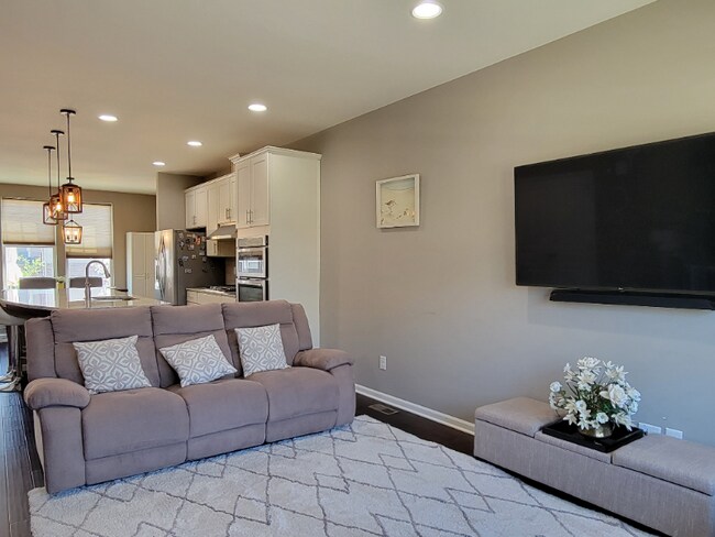 Building Photo - 2738 Helmsdale Cir