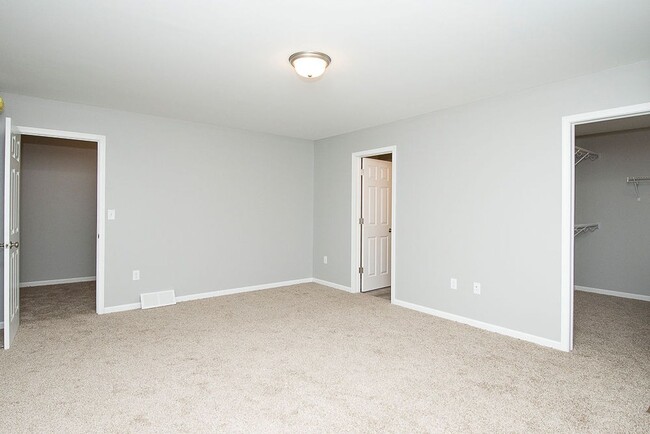 Building Photo - 3912 Scorpio Dr SE