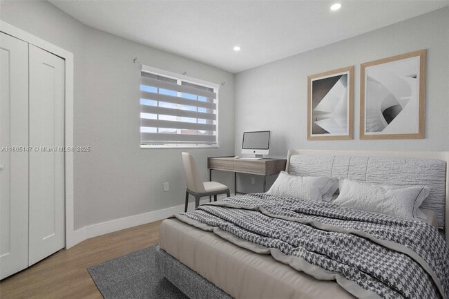 Foto del edificio - 3378 W 80th St