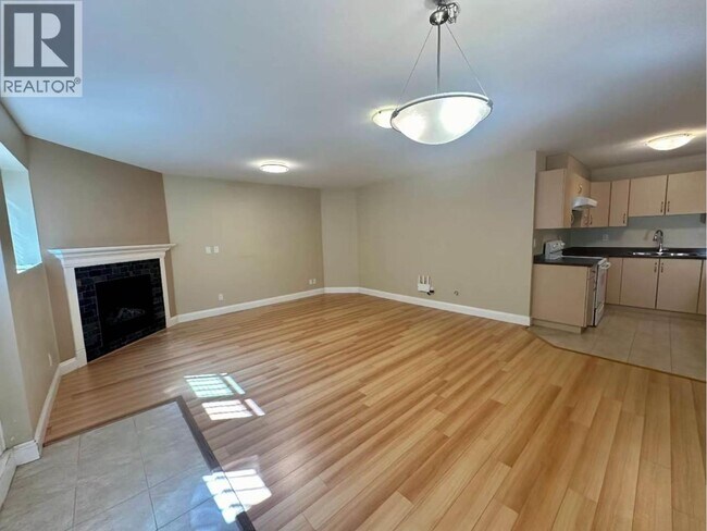 Photo du bâtiment - basement-826 COTTONWOOD AVENUE
