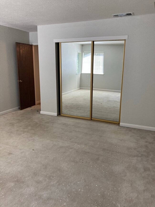 Master bedroom - 2526 I St