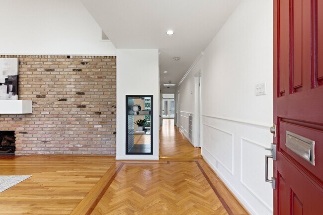 Building Photo - 531 Azaleadell Dr