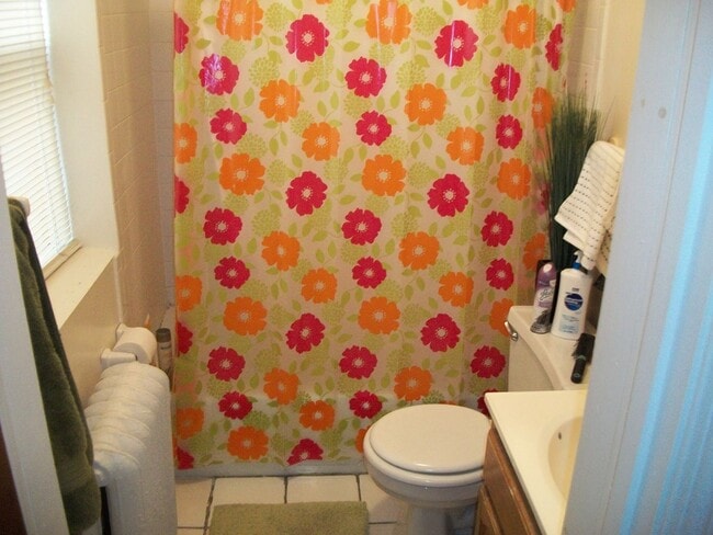 Photo - Great Studio in perfect location! Laundry in building. House